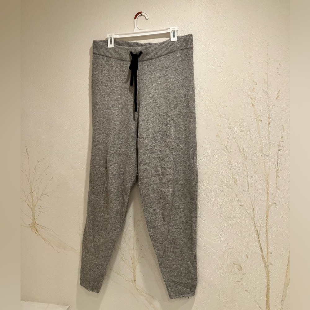 ASOS DESIGN Maternity knit pants with contrast tie in gray - Picture 4 of 7